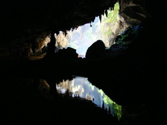 Entrada da Teminina, no núcleo Caboclos - PETAR. Foto do Jura, da Parque Aventuras